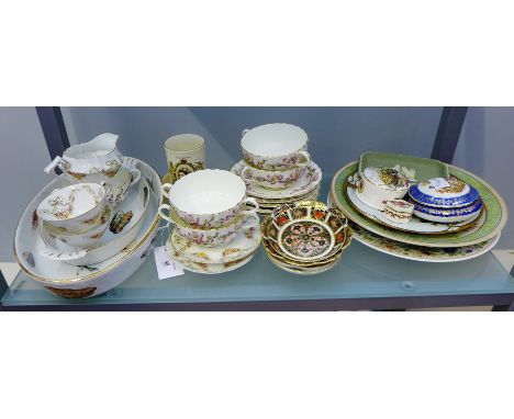 A quantity of miscellaneous porcelain and pottery to include Royal Worcester 'Pomana' pattern bowls and side plates, porcelai