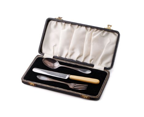A cased set of 6 silver handled butter knives, Sheffield 1926, together with a cased christening set, with silver fork and sp