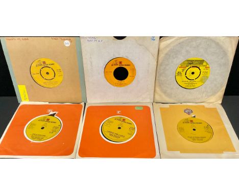 Vinyl Records – 45rpm 7” Singles - Neil Young With Crazy Horse – Cinnamon Girl – RS.23462, promo copy; Neil Young With Crazy 