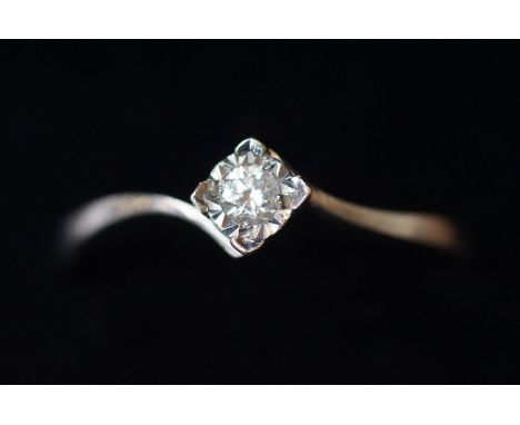 9ct White gold diamond ring Size U