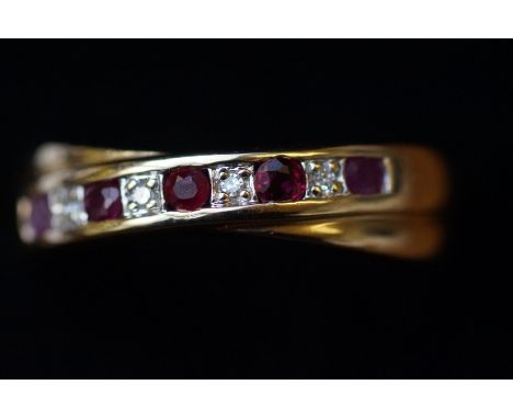 9ct Gold ring set with rubies &amp; diamonds Size O