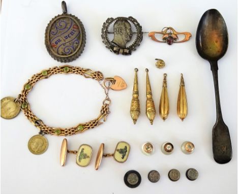 A Victorian enamelled oval pendant locket, detailed Souvenir, two Victorian pairs of earring drops, a gold and peridot gate b