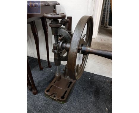 OLD HAND DRILL 
