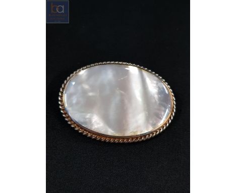LARGE SILVER AND MOTHER OF PEARL OVAL BROOCH 