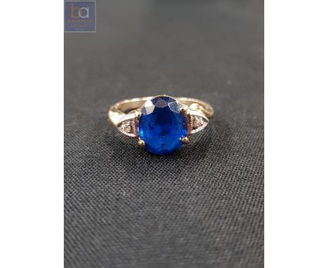 ANTIQUE GOLD DIAMOND AND SAPPHIRE RING 