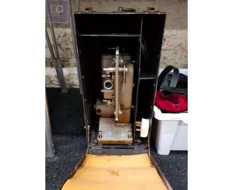 OLD VINTAGE CINE REEL PROJECTOR 