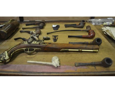 Gentlemen's Ephemera - a 'British Buttner' pocket pipe reamer; a K & P Peterson's rosewood horn-hafted pipe; others similar; 