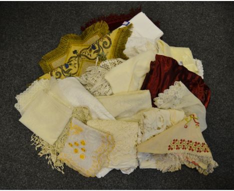 Textiles - an early 20th century chenile table cloth; linen; lace;  etc (1 box)