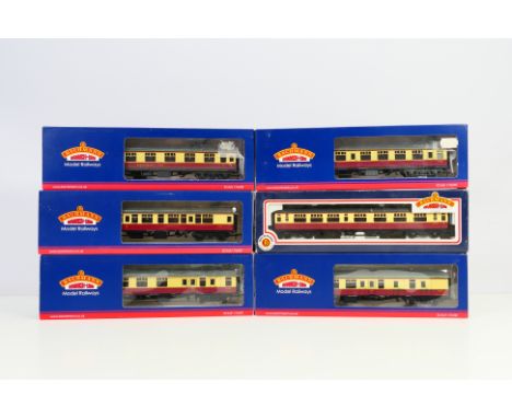 Bachmann - 6 x boxed OO gauge BR Mk1 coaches in crimson & cream including Restaurant First Open # 39-252C, and similar. They 