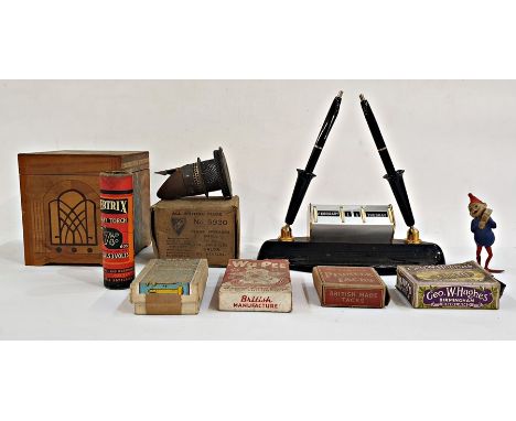 Assorted paraphernalia to include pen nibs, cigarette box opening to reveal cigarettes, etc 