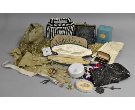 A Collection of Various Vintage and Later ladies Items to comprise Brooches, Blue Glass Dusting Powder by Elizabeth Arden, Pu