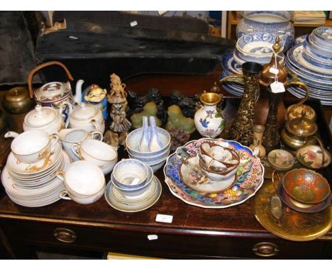 An assortment of oriental style collectables, including ceramic and metal ware 
