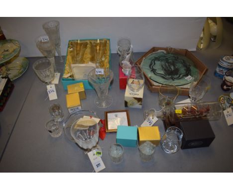 Royal Commemorative glassware, to include: a circular plaque of Churchill, by R. Strano, no. 617/5000; William & Catherine Ro