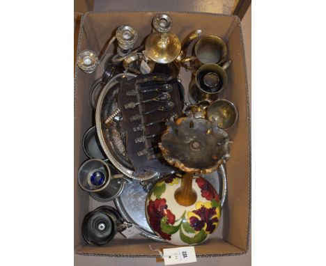 Silver-plated metalware, by Mappin & Webb, Lister, Viners, and others, to include: candlesticks; condiment sets; tankards; a 