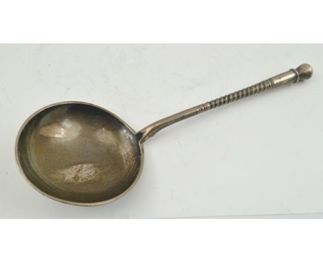 AN 84 STANDARD IMPERIAL RUSSIAN SILVER CAVIAR SPOON with spiral twist handle, the reverse of the bowl Niello decorated, depic