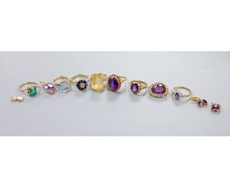Mixed jewellery including five 9ct and gem set dress rings and a 9ct small pendant, gross 14.9 grams, an 18k and citrine ring