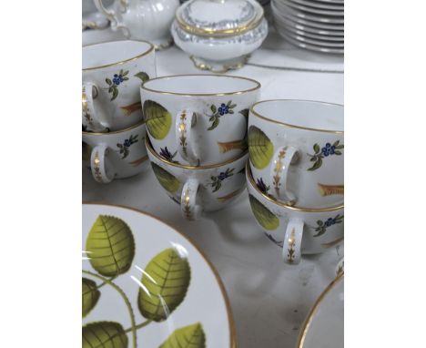 A Royal Worcester “Blind Earl”, pattern dinner and tea service.