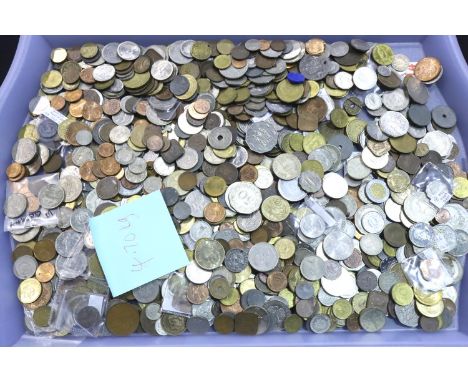 Large collection of 19th and 20th century world coins, combined weight 4.7kg. P&amp;P Group 3 (£25+VAT for the first lot and 