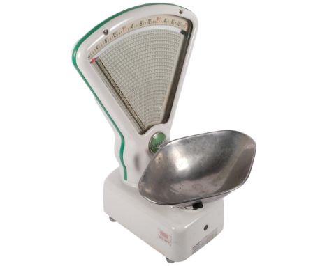 A Vintage Avery enamel shop scale weighing up to 3lb, with aluminium pan, H59cm 