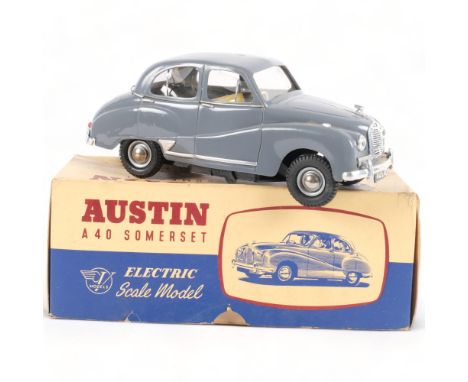 A boxed Victory Industries electric scale model of the Austin Somerset, 23.5cm 