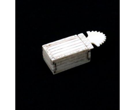 An early 19th century French Napoleonic prisoner of war work carved cow bone domino box. Of small proportions, with with simp
