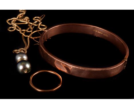 A 9ct gold necklace, the fine linked necklace with dual pearl drop pendant, together with a 9ct gold bangle with engraved des