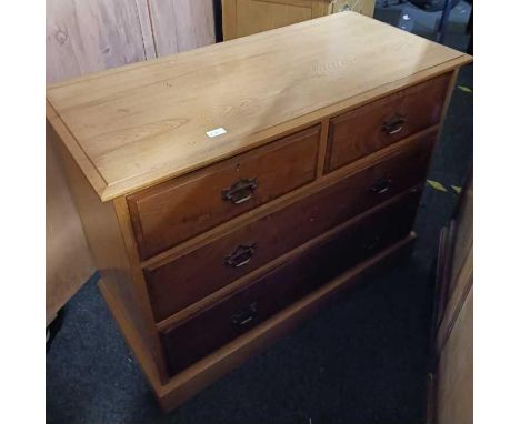 LIGHT OAK CHEST OF 4 DRAWERS