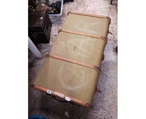 VINTAGE WOODEN/CANVAS TRAVEL TRUNK