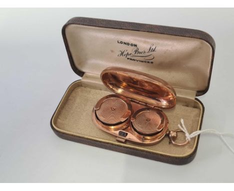 9ct GOLD DOUBLE SOVEREIGN HOLDER, B'HAM 1917 BY GU, GENERAL LIGHT MARKS &amp; WEAR, 26g