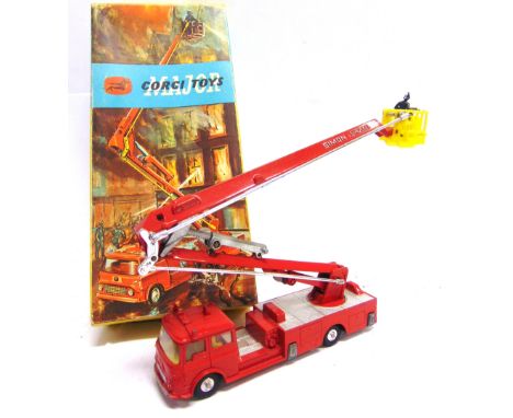 A CORGI MAJOR TOYS NO.1127, SIMON SNORKEL FIRE ENGINE  red, spun hubs, good condition, boxed, the box fair (lid with puncture