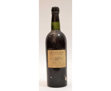 A bottle of Da Silva Vintage Port, 1947, Qunito Do Noval, with Robert Hart Wine Merchant, Warwick label.