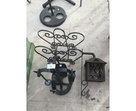 A WROUGHT IRON HORSESHOE COMPANION SET, A LAMP AND MAGAZINE RACK 