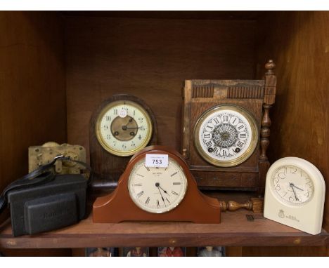 A COLLECTION OF ASSORTED MANTLE CLOCKS TO INCLUDE ROYAL WORCESTER EXAMPLE 