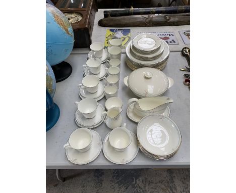 A CERAMIC ROYAL DOULTON 'CARNATION' TEA AND DINNER SERVICE 