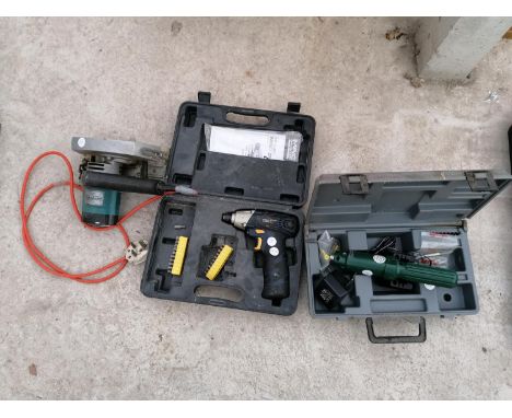 THREE POWER TOOLS TO INCLUDE A CASED ELECTRIC SCREWDRIVER, A CASED MACALLISTER IMPACT DRIVER AND A BLACK AND DECKER CIRCULAR 