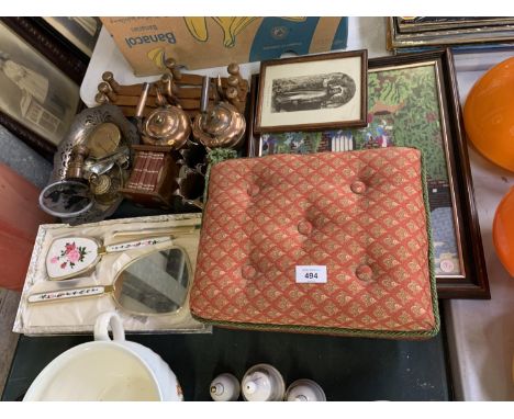 A MIXED GROUP OF ITEMS TO INCLUDE COPPER KETTLES, VARIOUS METAL WARES, ENAMEL DRESSING TABLE SET, PICTURES ETC 