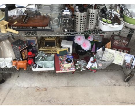 VARIOUS NEW AND PACKAGED ITEMS TO INCLUDE LAMP SHADES, LIGHTS, MUGS, CANDLE HOLDERS, ORNATE MIRRORS, FRAMES ETC 