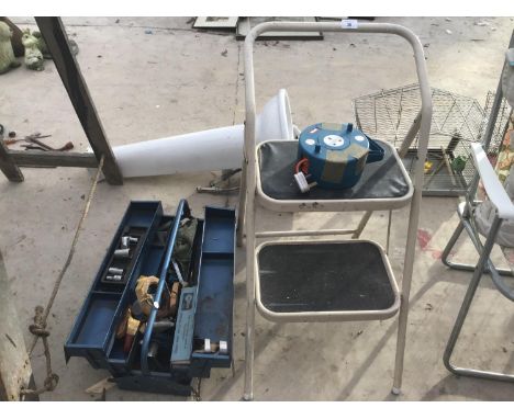 A METAL TOOL BOX AND CONTENTS TO INCLUDE SPANNERS, SOCKETS ETC, A TWO RUNG STEP LADDER AND AN EXTENSION CABLE 