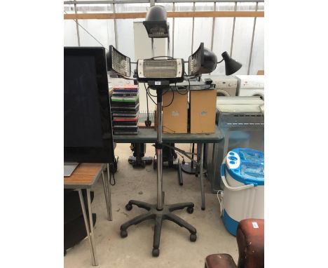 A SOLARA INFRA REM LAMP IN WORKING ORDER 