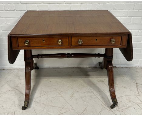 AN ANTIQUE MAHOGANY SOFA TABLE, 143cm x 70cm x 61cm