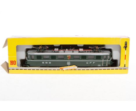 Fleischmann E-Lok ”11412”, Spur H0, mit Punktkontakt, grün, Alterungsspuren, sonst Z 2