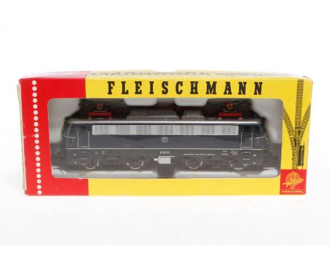 Fleischmann E-Lok ”E 10 317” 1347, Spur H0, mit Punktkontakt, blau/silber, Alterungsspuren, im tw besch. OK, sonst Z 2