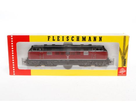 Fleischmann Diesellok ”221 131-6” 1384, Spur H0, mit Punktkontakt, rot/grau, Alterungsspuren, im leicht besch. OK, sonst Z 2