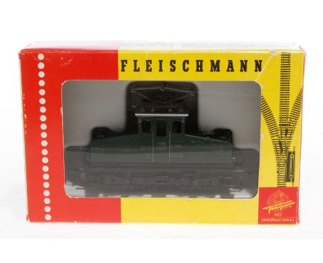 Fleischmann E-Lok ”E 69 02” 1302 G, Spur H0, mit Punktkontakt, grün, Alterungsspuren, im tw besch. OK, sonst noch Z 2