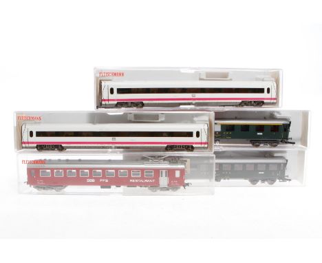5 Fleischmann Wagen, Spur H0, darunter 4461, 4462, 5138 und 5139, Alterungsspuren, je im Karton, meist Z 2