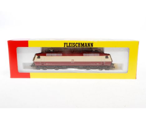 Fleischmann E-Lok ”120 002-1” 4350, Spur H0, mit Punktkontakt, creme/rot, Alterungsspuren, im OK, Z 2