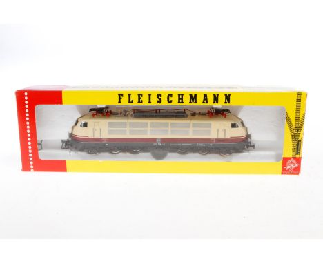 Fleischmann E-Lok ”103 118-6” 4375, Spur H0, mit Punktkontakt, creme/rot, Alterungsspuren, im leicht besch. OK, Z 2