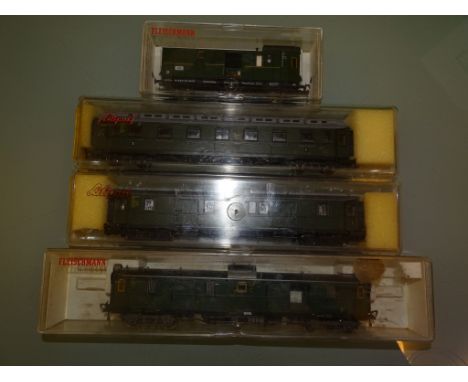 A group of German Outline Passenger Coaches / baggage vans by FLEISCHMANN and LILIPUT - G/VG in G boxes (4)