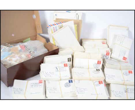 A good collection of loose kilo ware, First day covers, commemorative post marks etc please see images.