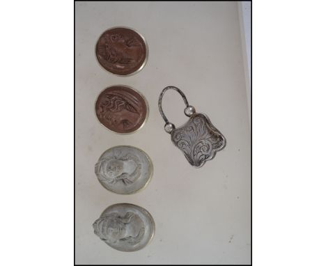 A decorative miniature silver and agate purse with rococo chase decoration together with a set of 4 vintage gentlemans cerami